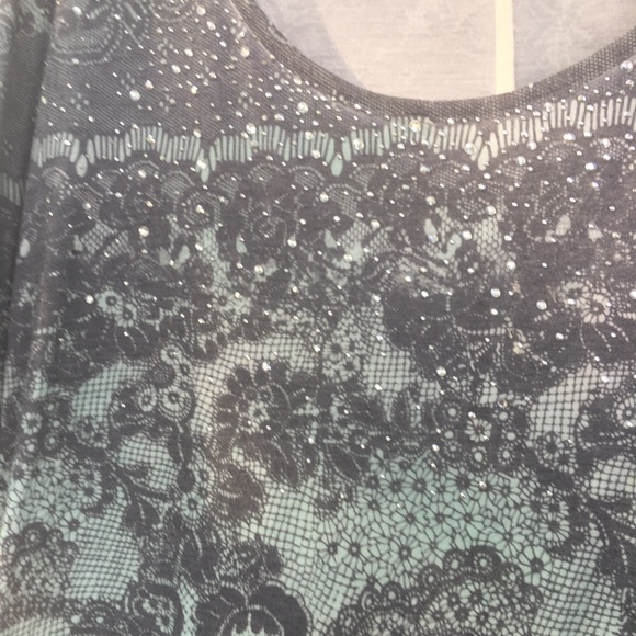 Maurice’s Size 2 Mint green/grey lace print top - Picture 5 of 6